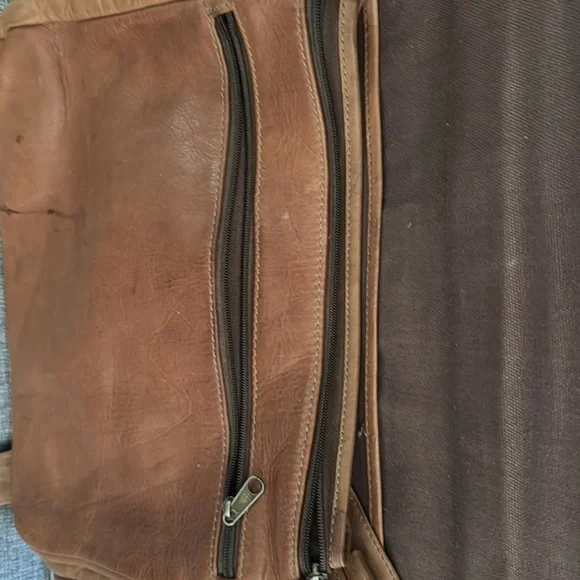 Vintage Heritage Brand Brown Leather Men's Bag late 90s, 2000s